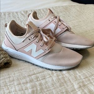 new balance light pink sneakers 🤍